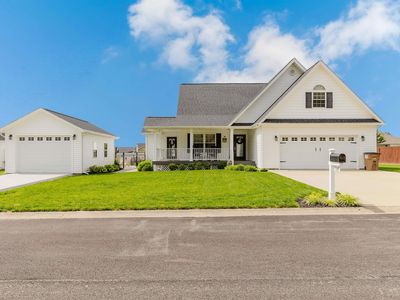 1109 Glory Ln