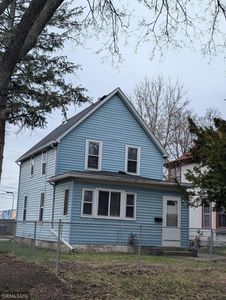 2003 Willow Ave N