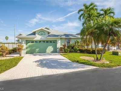 3762 Sabal Springs Blvd