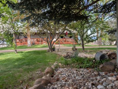 2127 Highway 95