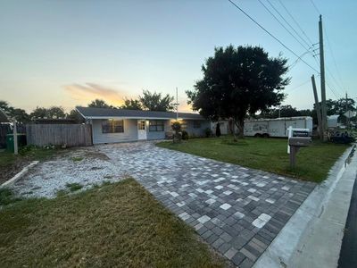 2545 STRATFORD DRIVE