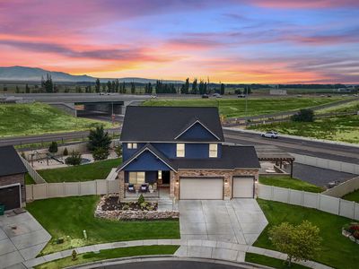 2352 W Island Dr
