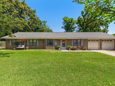 Property at 246 New Castle Dr, Florence, AL