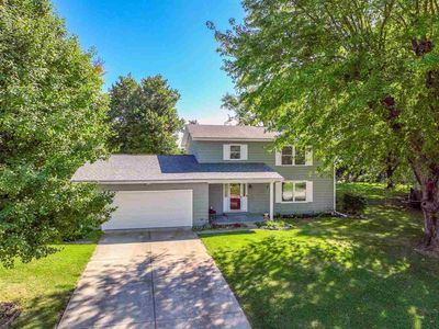 305 North Dr