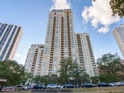 2550 N Lakeview Ave UNIT N901