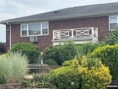100 Bergen Blvd APT 26
