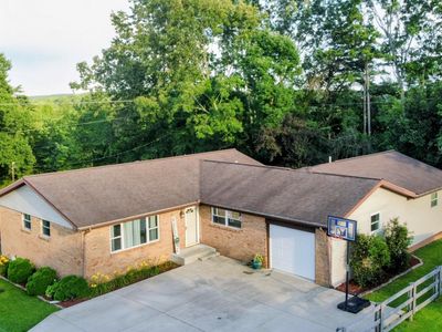 102 Shannon Sq