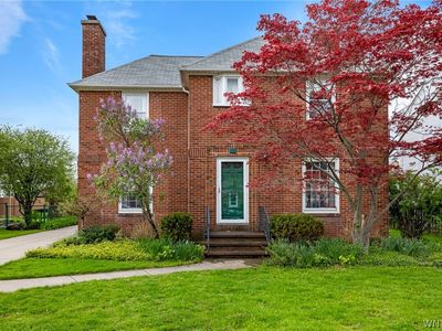 25 Saint Johns Ave