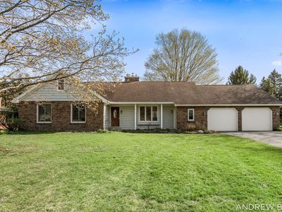 8732 Fairview Ln