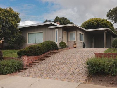 206 Edinburgh Ave