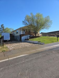 873 E College Ave