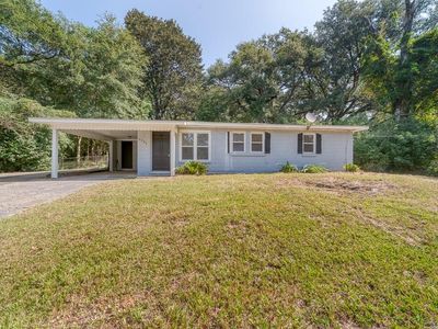 2305 Vivian Dr