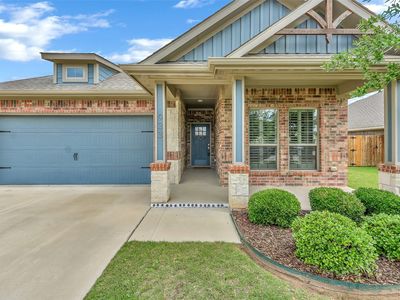 Property at 933 E 5th St, Springtown, TX