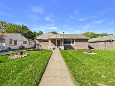 220 Fairview Blvd