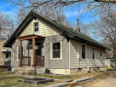 2735 College Ave