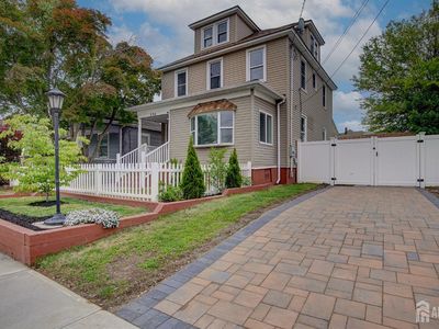 536 Main St
