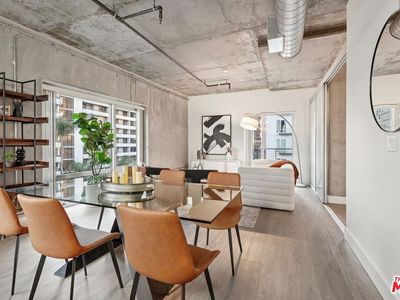 645 W 9th St APT 530