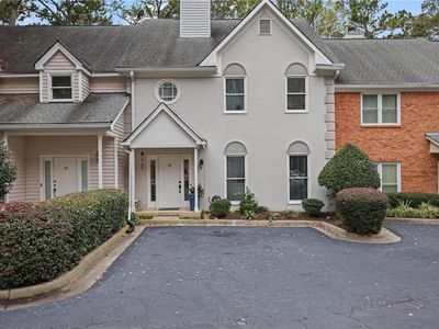 Property at 19 Forest Ridge Ct, Sandy Springs, GA