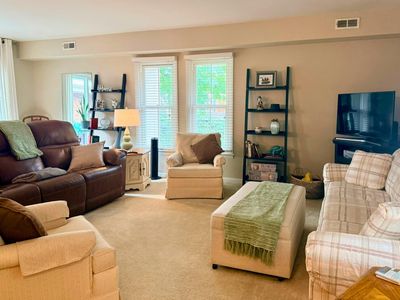 1555 Lafayette Dr APT B