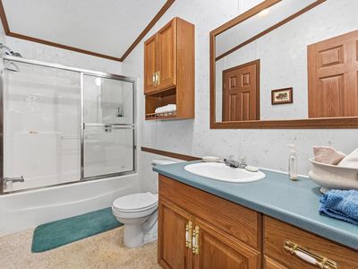 75 Walnut Dr