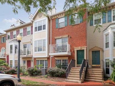33 Holly St