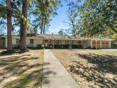 111 Circle Dr