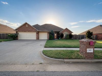 13801 Robinson Ct