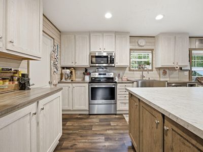 172 Sourwood Ln