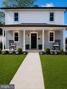 106 E Arctic Ave