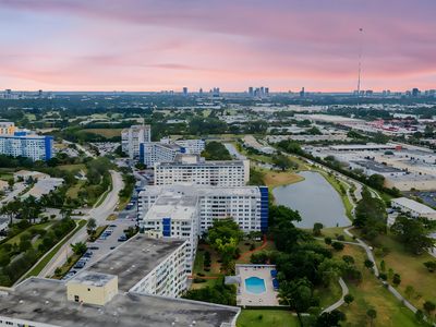 4350 Hillcrest Drive #917