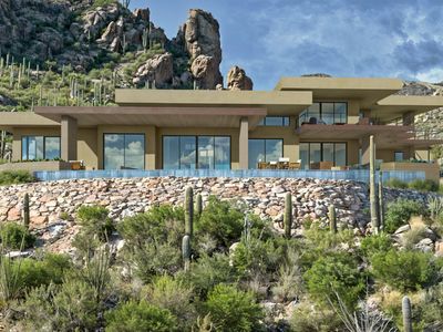 6940 N Flying View Pl