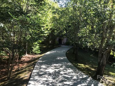107 Twin Courts Dr