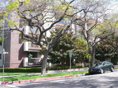 324 N Palm Dr Unit 204