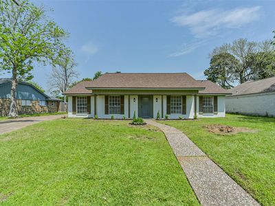 306 Red Bud Ln