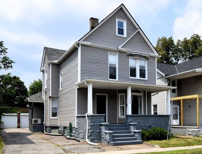 1338 W 95th St
