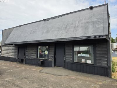 1666 Main St