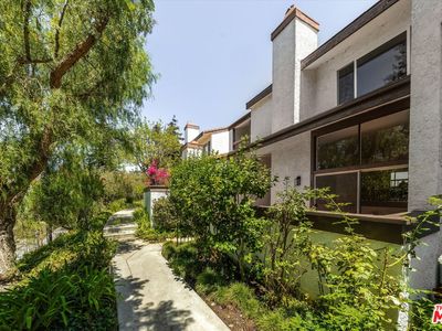 17173 Palisades Cir