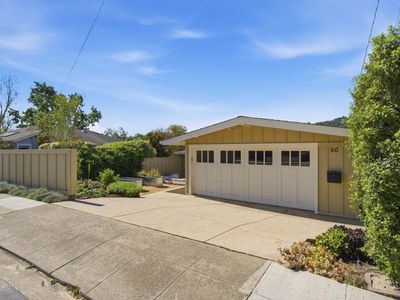 50 Hilltop Dr