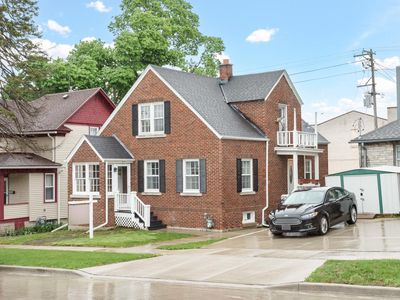 215 North 7th AVENUE