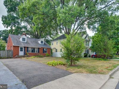 Property at 5712 5th St S, Arlington, VA