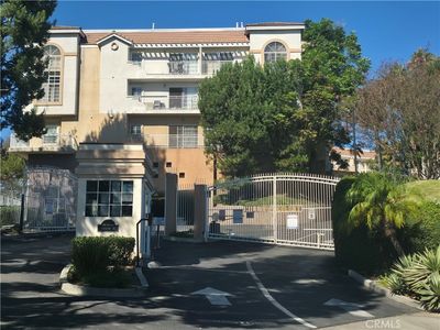 4760 Templeton St APT 3204