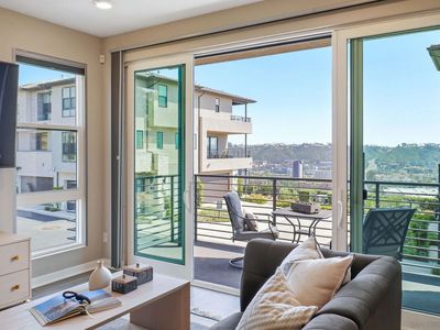 2960 Via Alta Pl