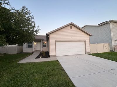 4384 N Maple Dr