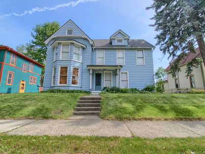 314 E Cross St