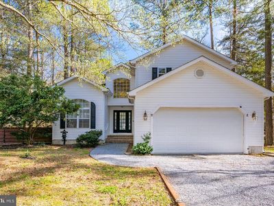 2 Moonraker Rd