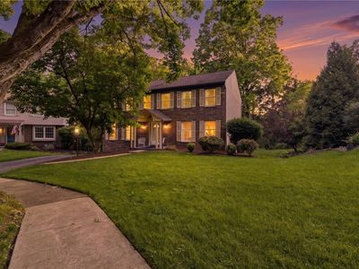 864 Eisenhower Dr