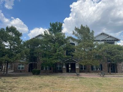 1725 Harvey Mitchell Pkwy S APT 2422