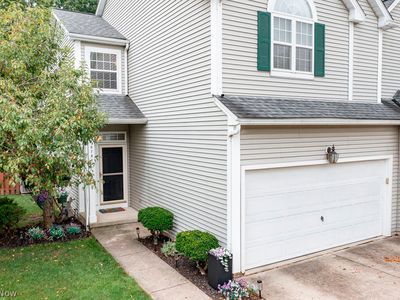 Property at 9784 Sugarbush Cir, Olmsted Falls, OH