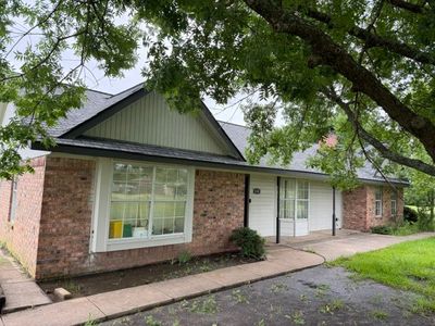 1101 N Atkins Dr