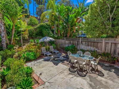 6338 Caminito Del Pastel